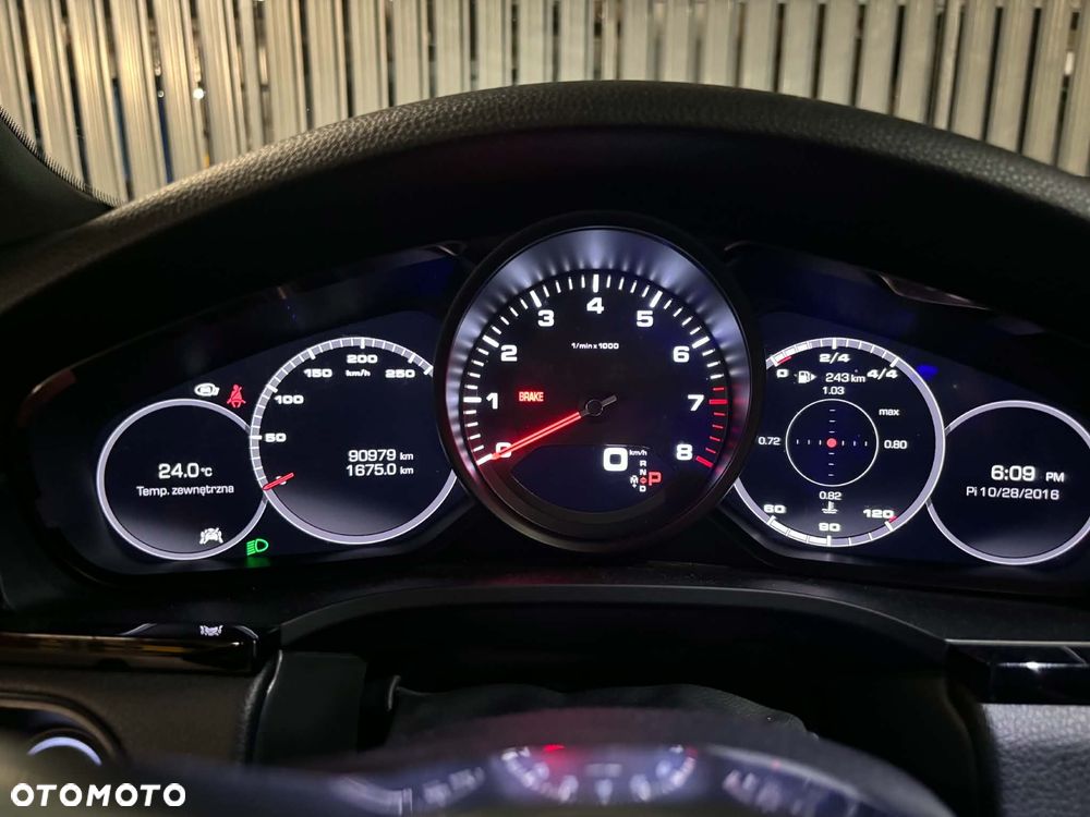 Porsche Cayenne Standard - 18