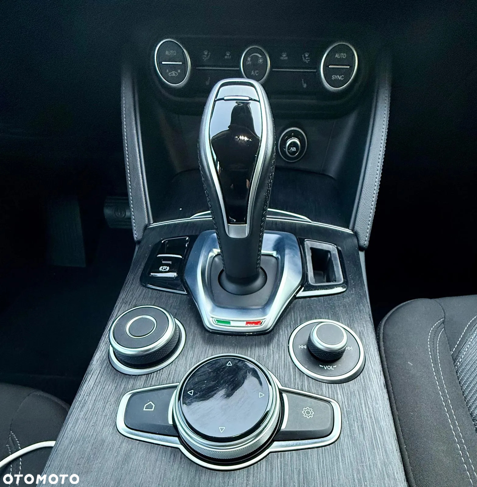 Alfa Romeo Stelvio - 4
