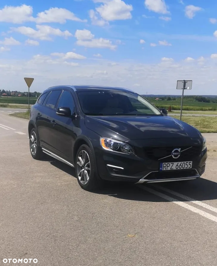Volvo V60 Cross Country T5 AWD Summum - 2