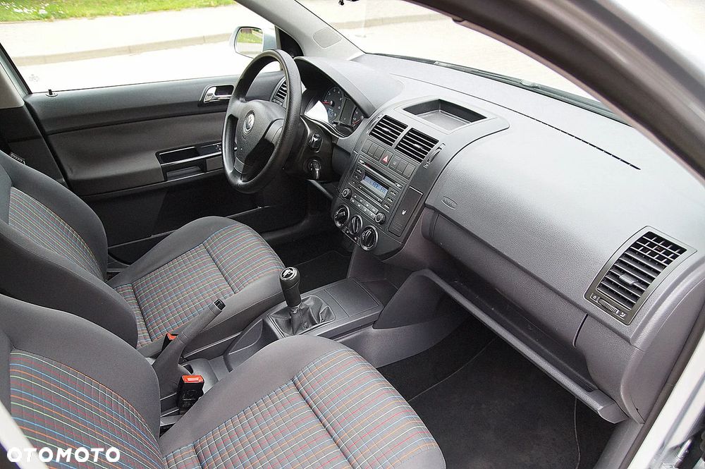 Volkswagen Polo 1.4 Comfortline - 14