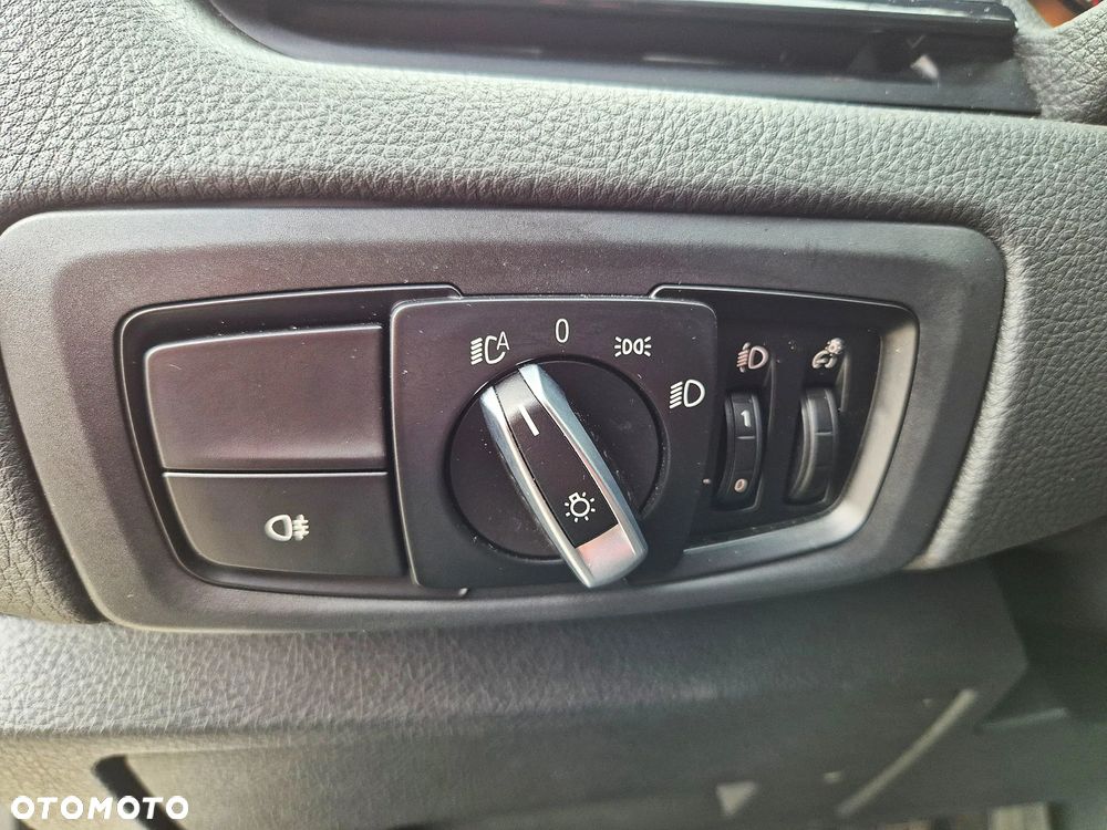 BMW Seria 2 218i - 22
