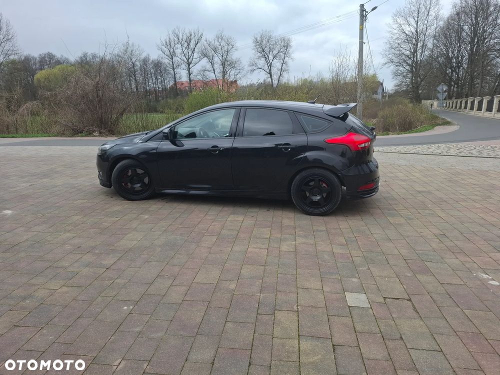 Ford Focus 2.0 EcoBoost ST - 13