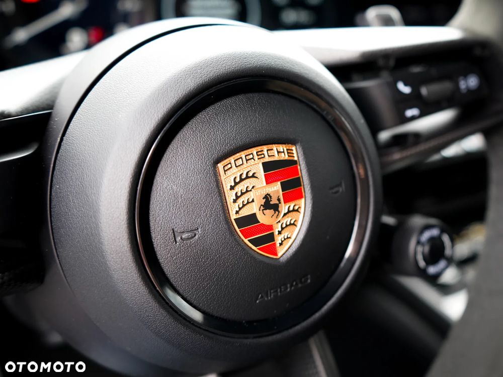 Porsche 911 Carrera GTS - 14