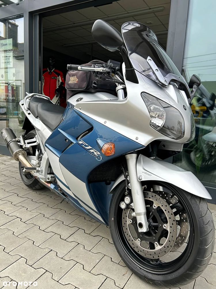 Yamaha FJR - 28