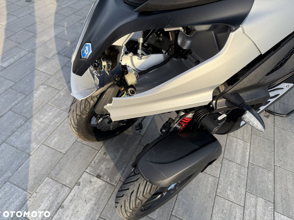 Piaggio MP-3 - 13