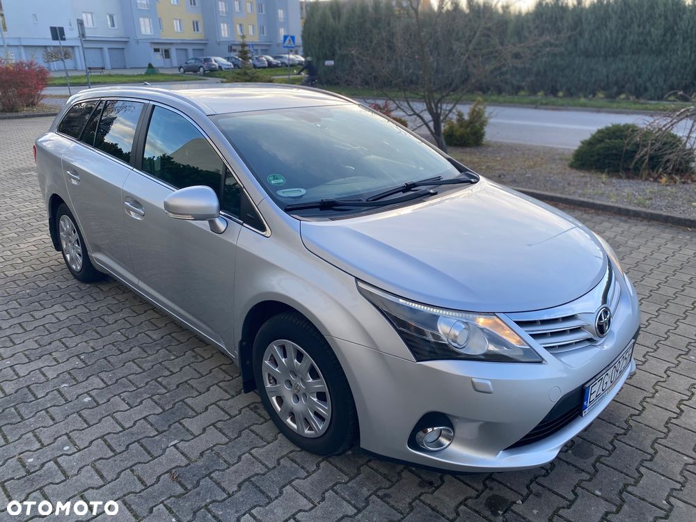 Toyota Avensis 1.8 Sol plus NAVI - 15