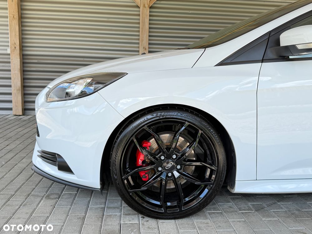 Ford Focus 2.0 EcoBoost ST mit Leder-Exclusiv-Paket - 18