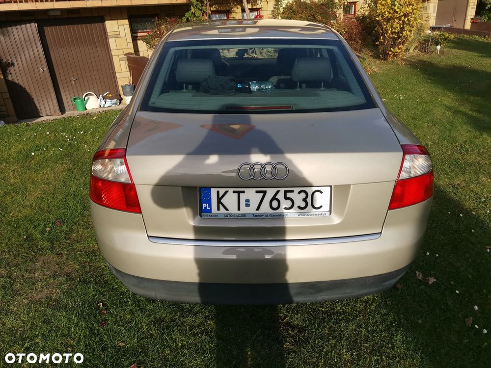 Audi A4 Limousine - 4