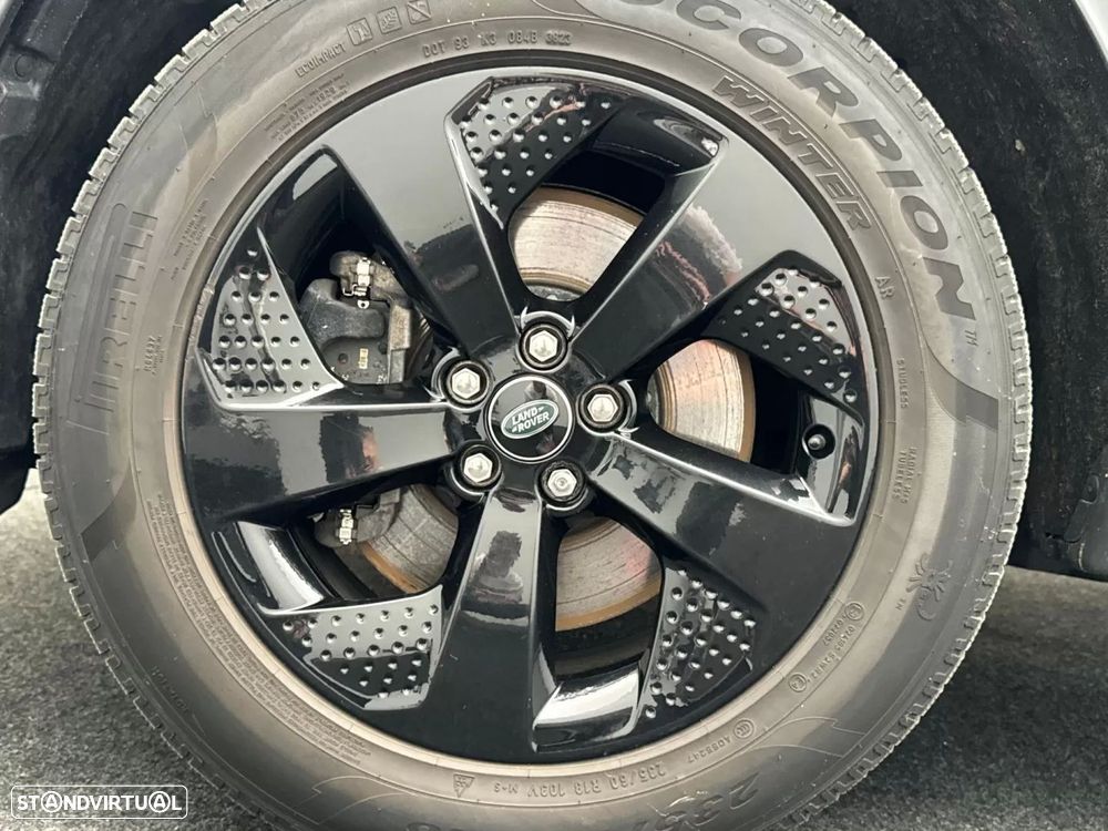 Land Rover Discovery Sport 1.5 I3 P300e AWD SE — fotografia 16