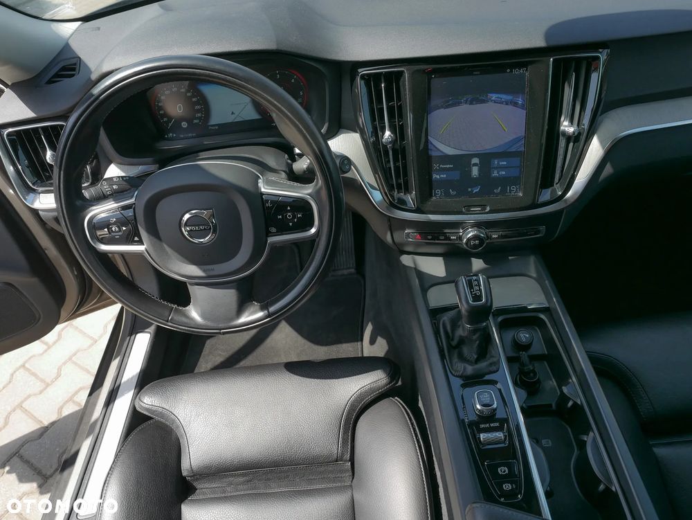 Volvo V60 Cross Country D4 AWD Geartronic Pro - 13