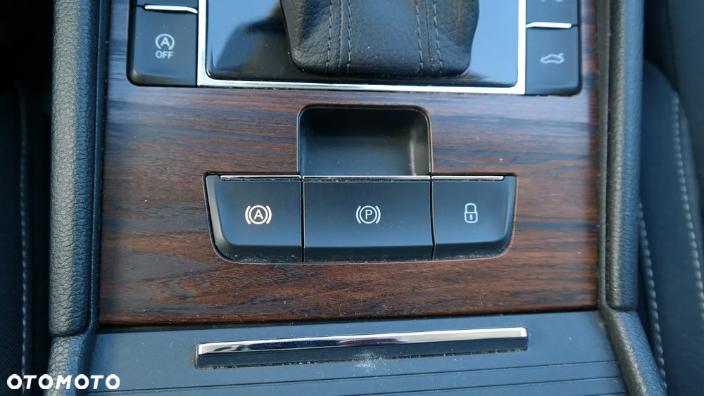 Skoda Superb 2.0 TDI SCR 4x4 Scout DSG - 37