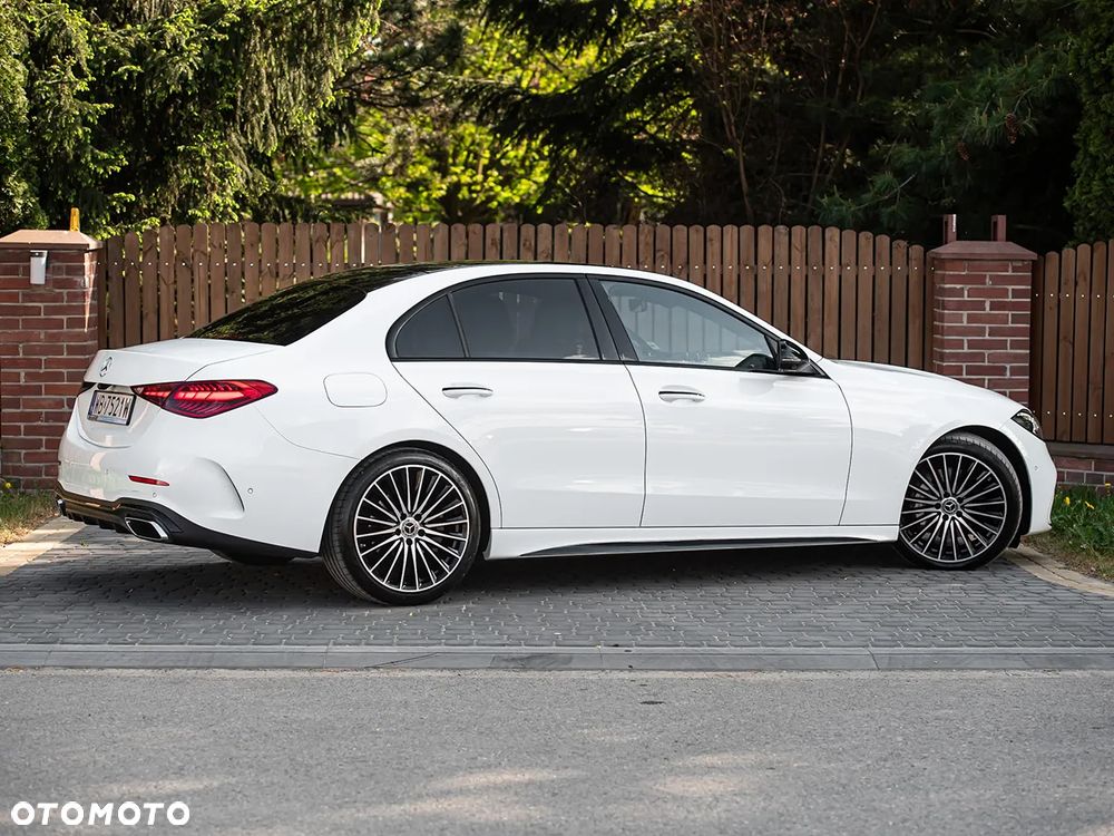 Mercedes-Benz Klasa C 180 mHEV AMG - 30