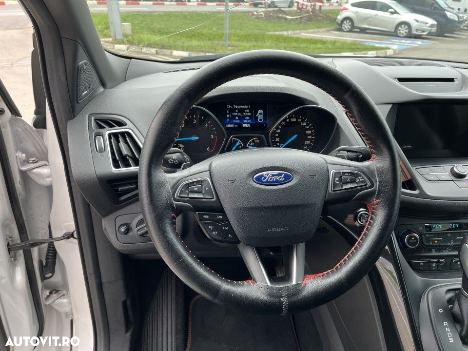 Ford Kuga 2.0 TDCi 4WD Powershift ST-Line - 11