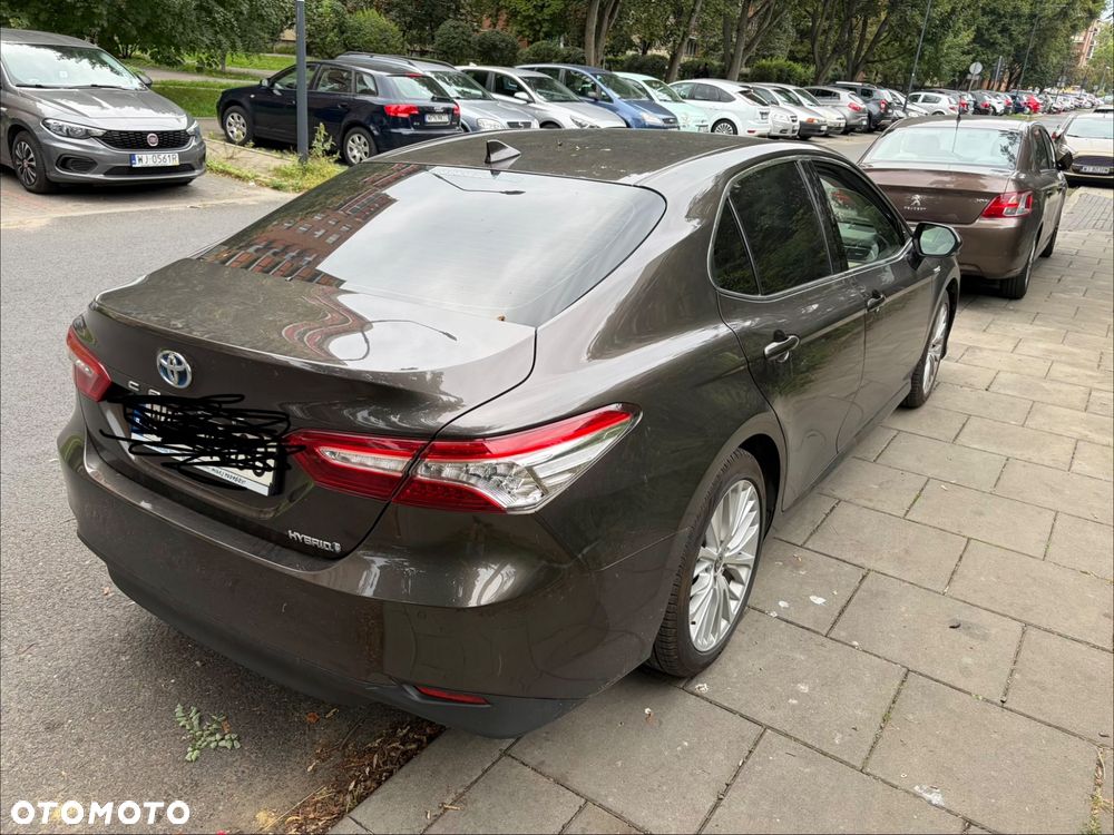 Toyota Camry 2.5 Hybrid Executive CVT - 2