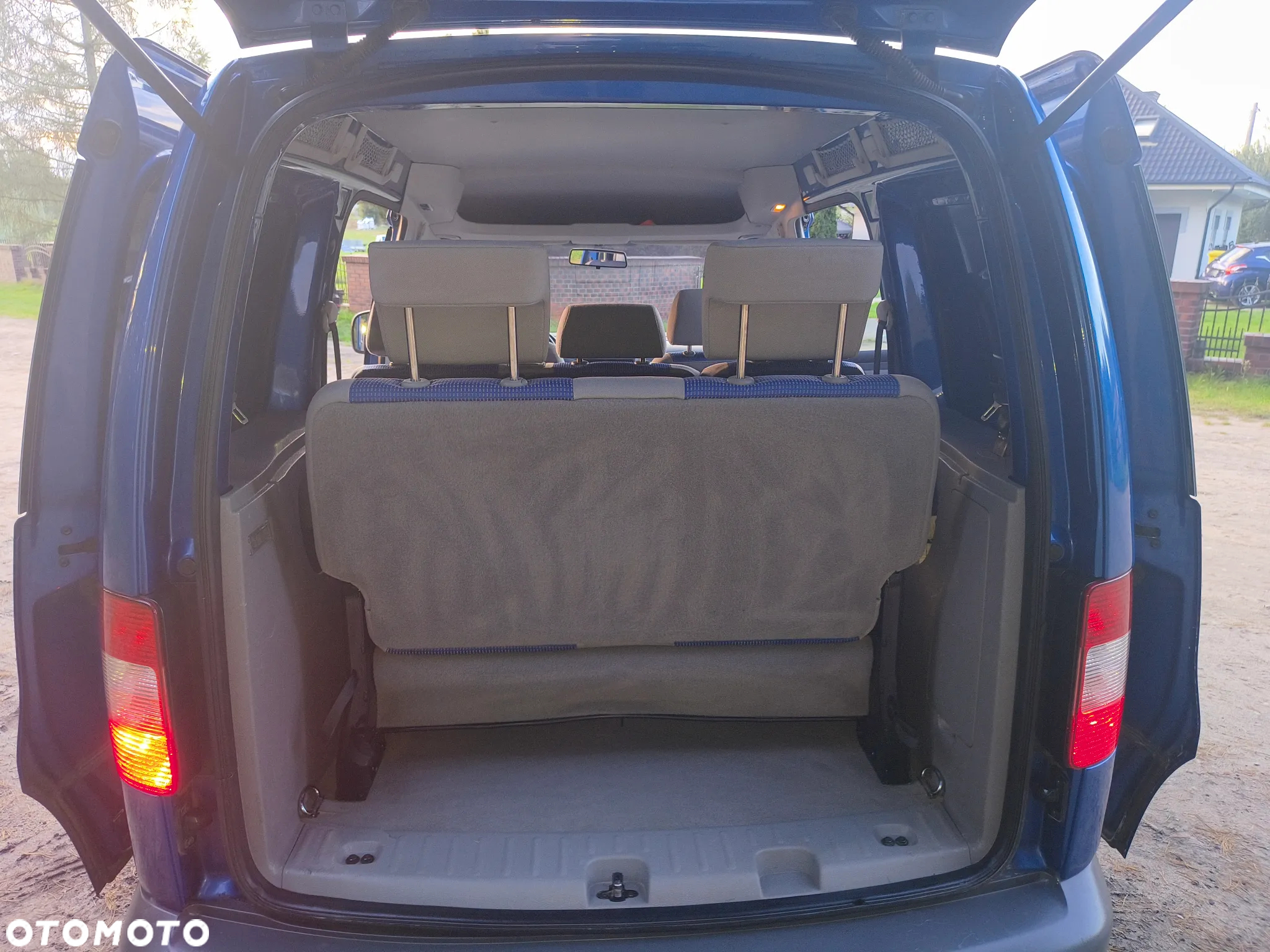 Volkswagen Caddy 1.6 Familie (7-Si.) - 18