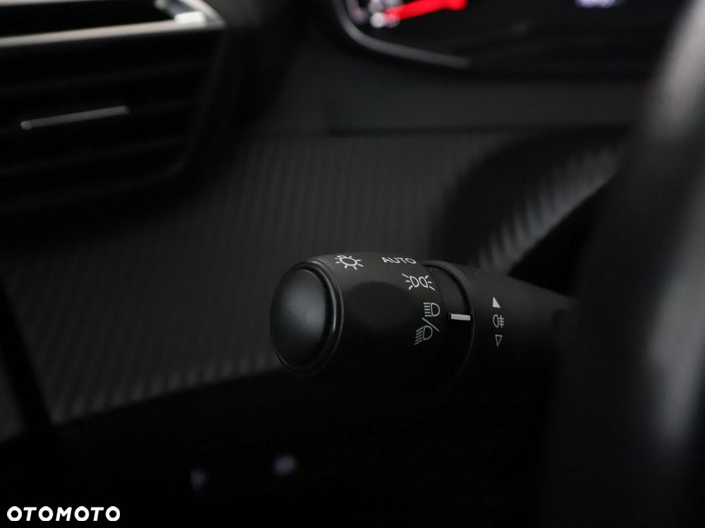 Peugeot 2008 PureTech 130 EAT8 Allure - 33