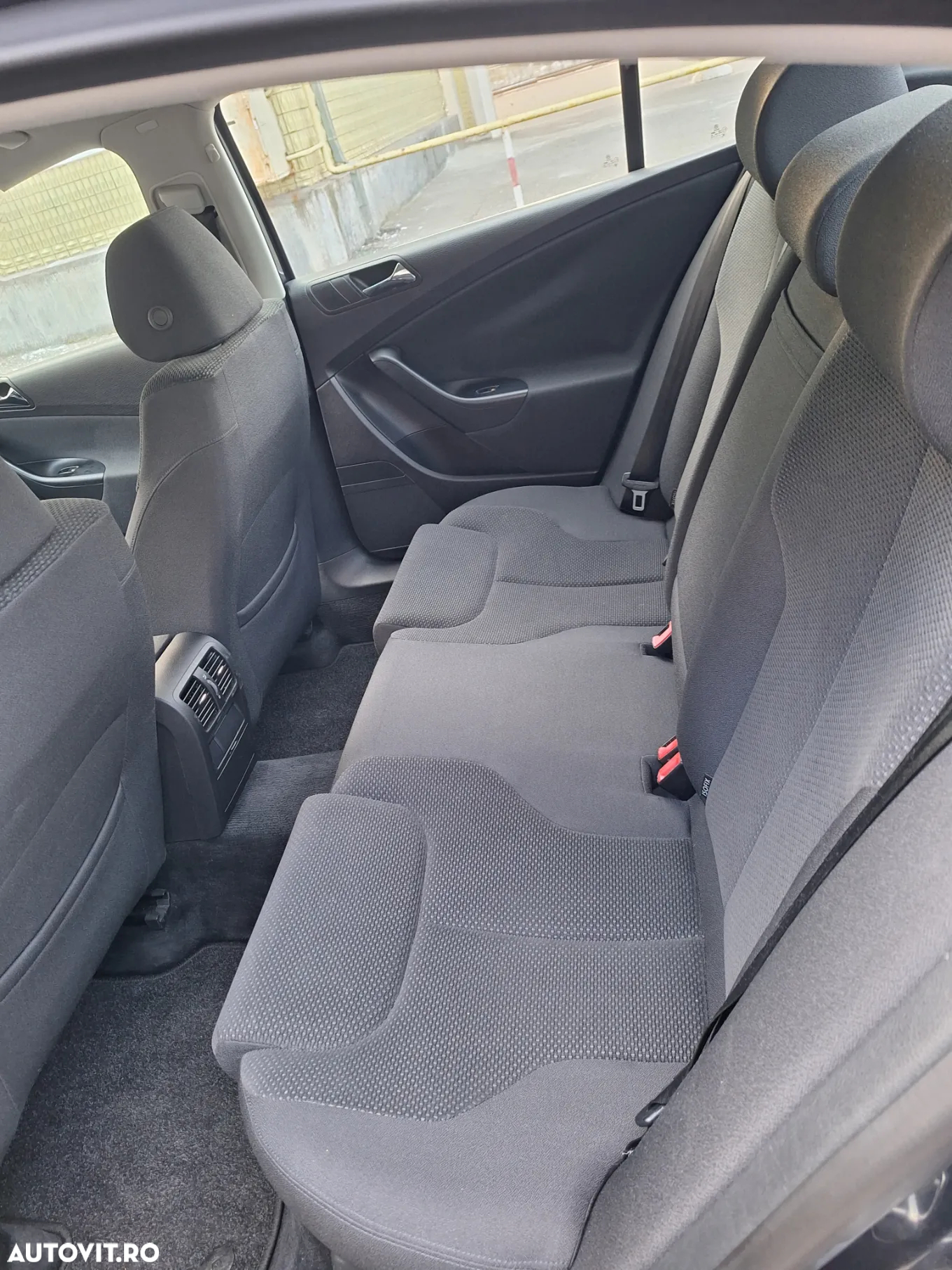 Volkswagen Passat 1.9 TDI DPF Comfortline - 24