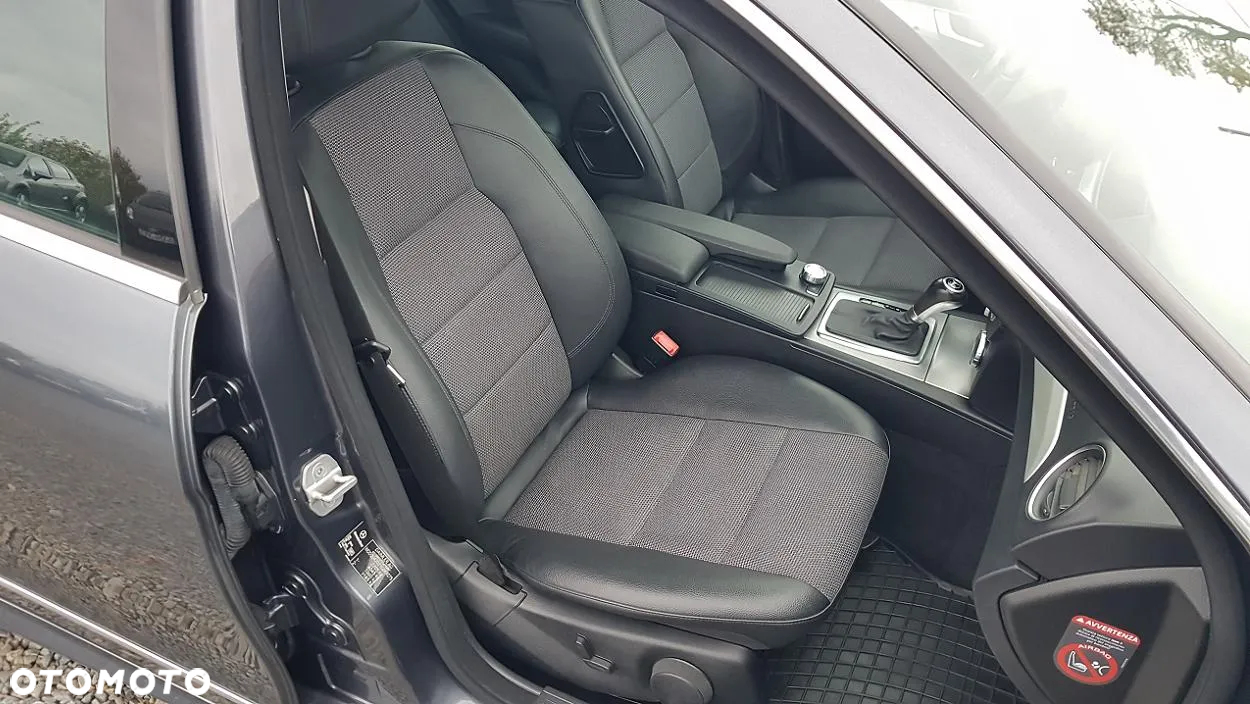 Mercedes-Benz Klasa C 220 T CDI DPF Automatik BlueEFFICIENCY Avantgarde - 27