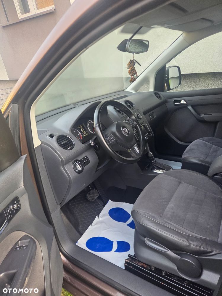 Volkswagen Caddy Highline DSG - 22