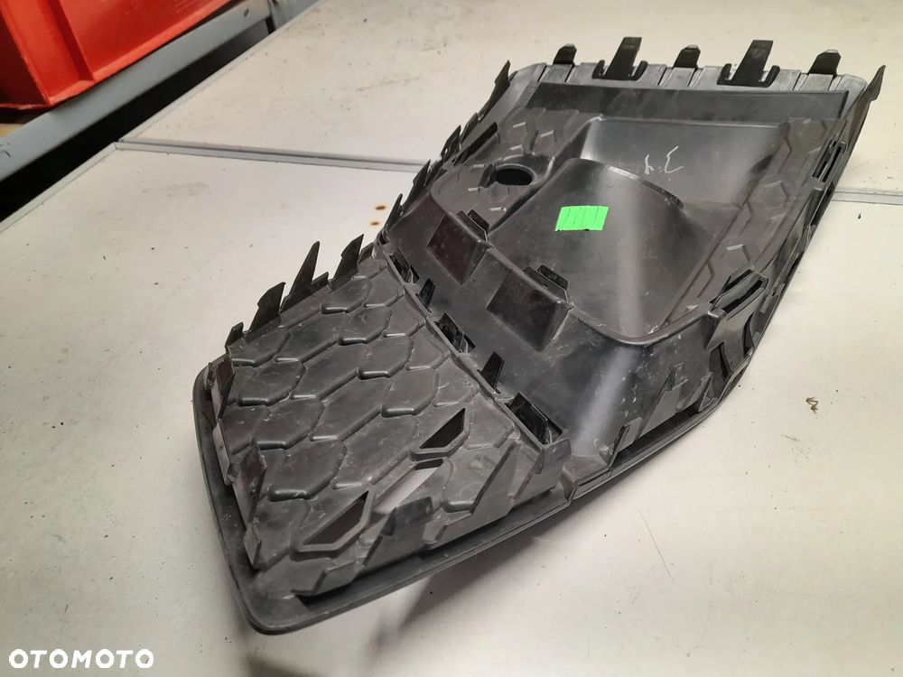 AUDI A5 S5 B9 LIFT S LINE KRATKA ZAŚLEPKA ZDERZAKA PRAWA 8W6807682T - 6