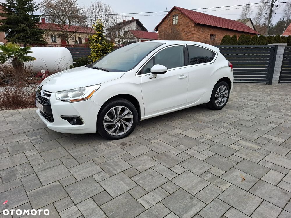 Citroën DS4 HDi 110 SoChic - 4