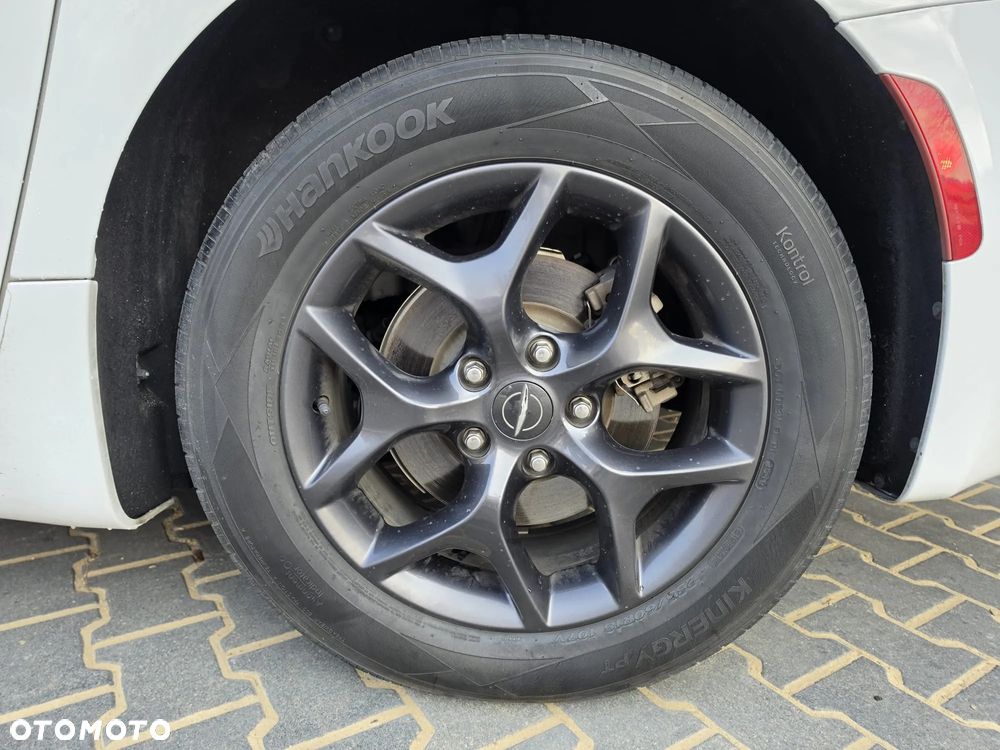 Chrysler Pacifica - 14