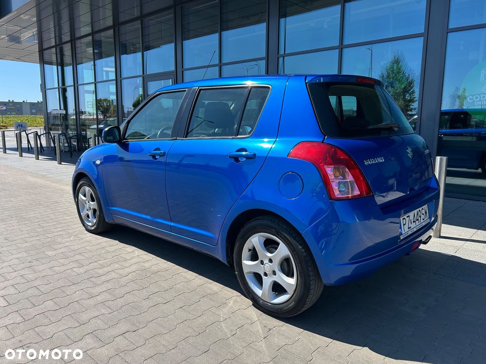 Suzuki Swift 1.3 Club - 3