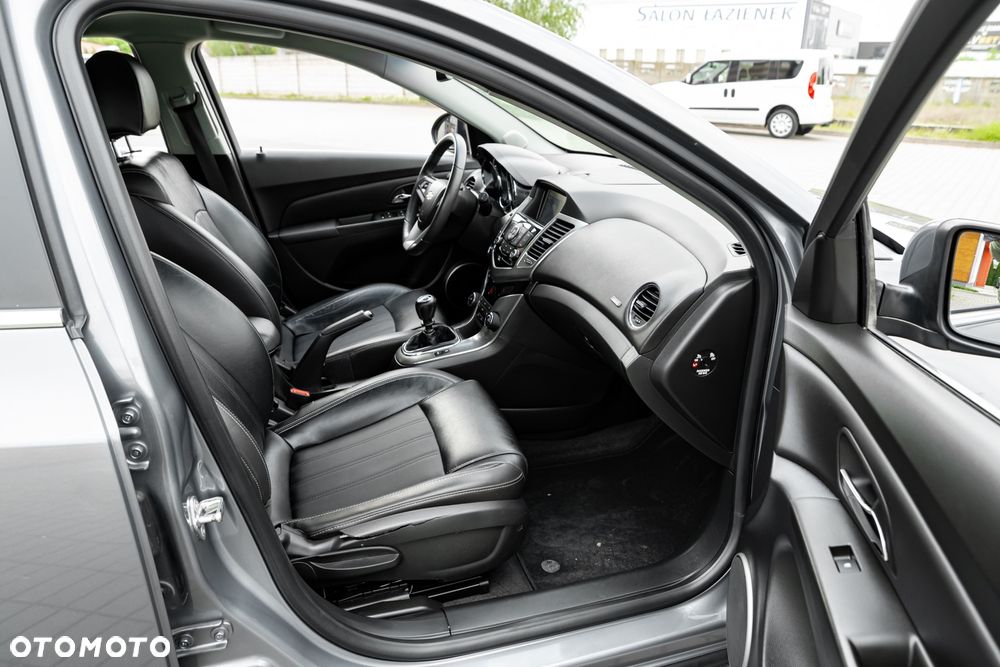 Chevrolet Cruze 1.4 T LT - 23