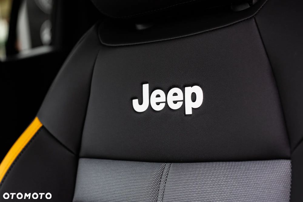 Jeep Avenger 1.2 T3 mHEV The North Face 4xe eDCT6 - 11