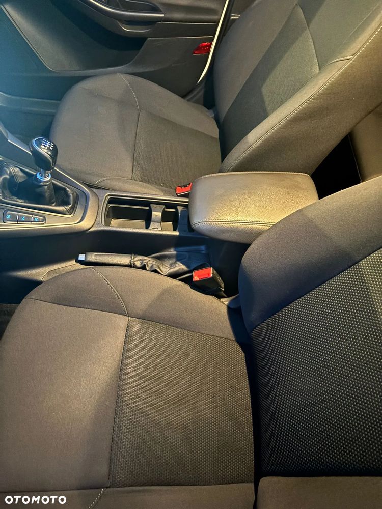 Ford Focus 1.0 EcoBoost Titanium ASS - 4