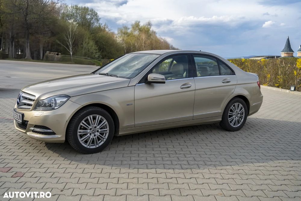 Mercedes-Benz C 250 CGI Automatik BlueEFFICIENCY Elegance - 17
