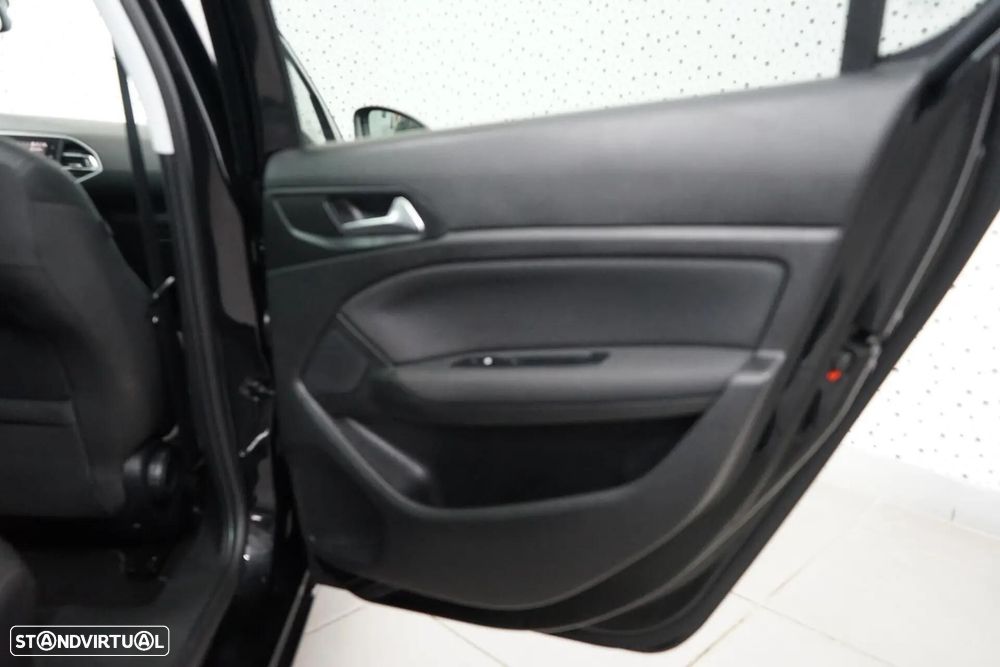 Peugeot 308 1.2 PureTech Allure Pack - 37