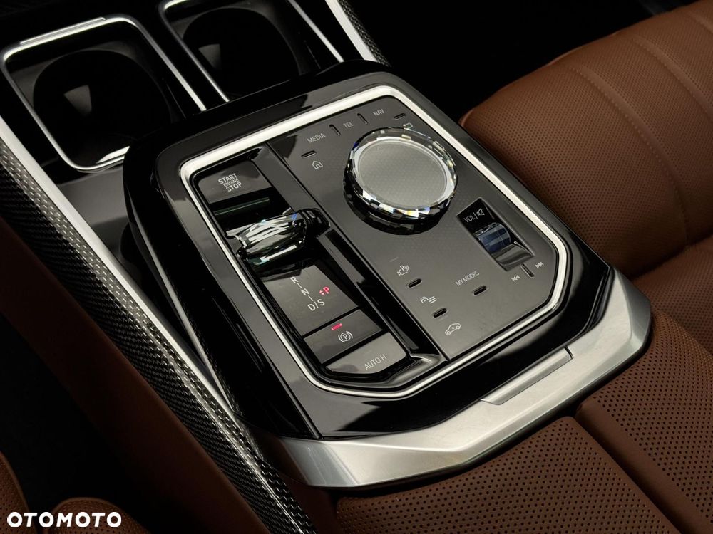 BMW Seria 7 - 23