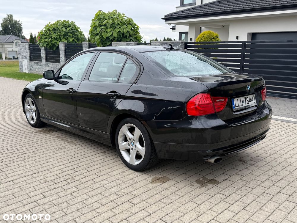 BMW Seria 3 318d DPF Edition Sport - 17