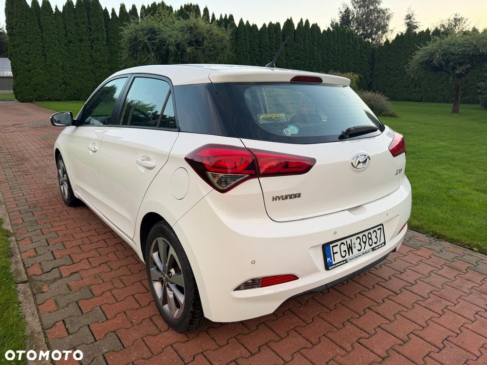 Hyundai i20 1.2 Trend - 12