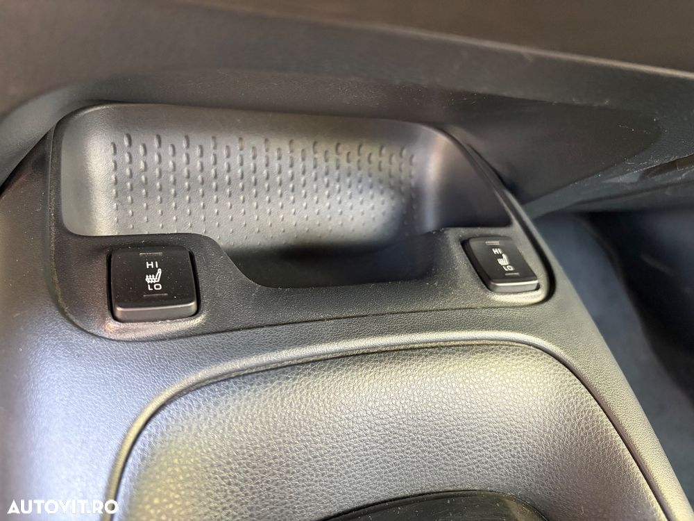 Toyota Corolla - 11