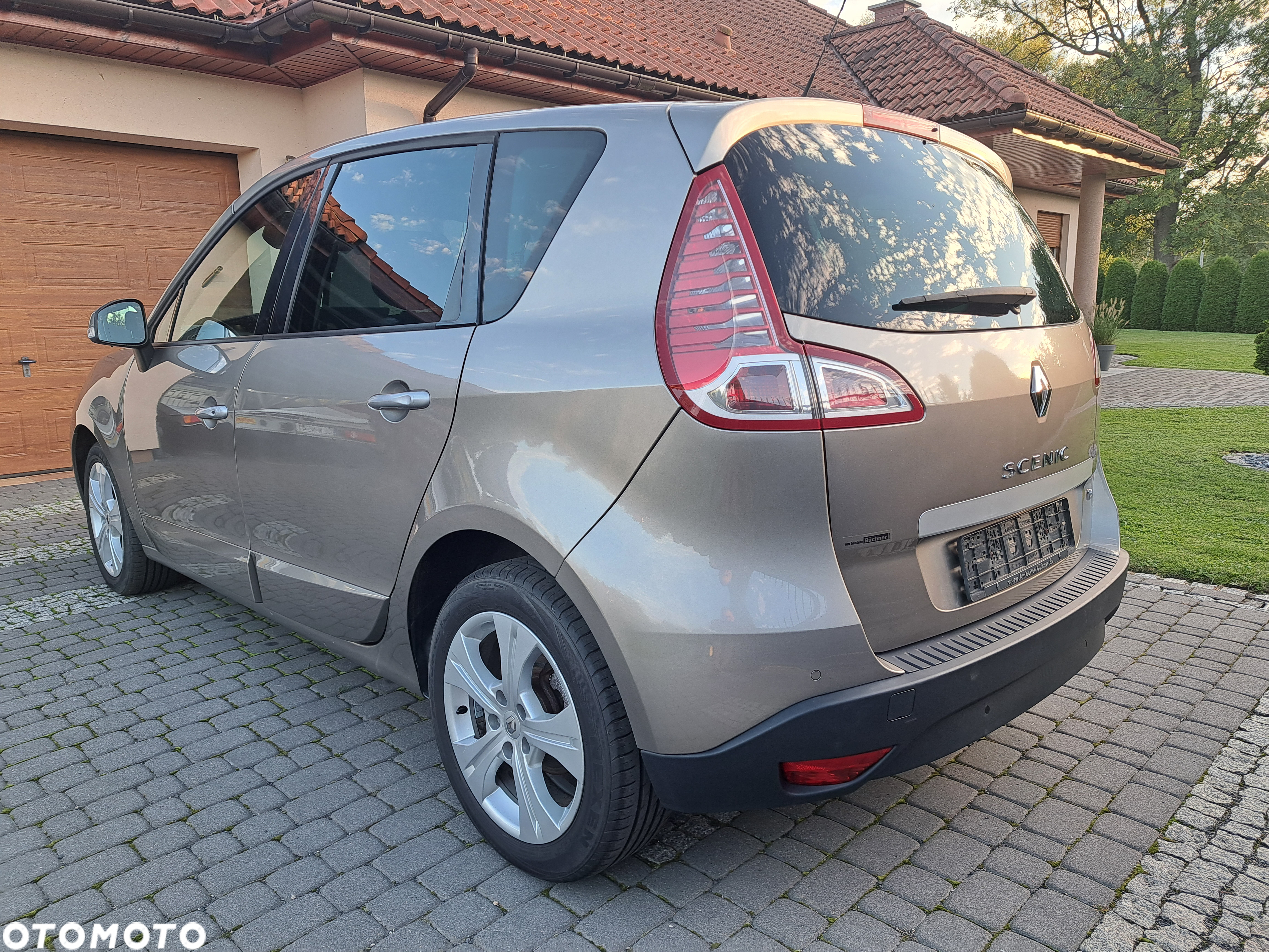 Renault Scenic 1.4 16V TCE TomTom Edition - 9