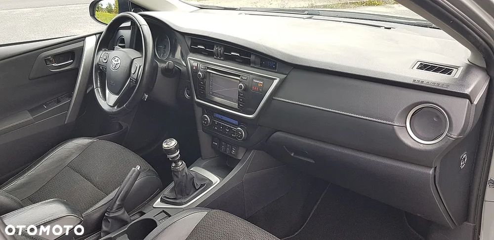 Toyota Auris 2.0 D-4D Prestige - 18