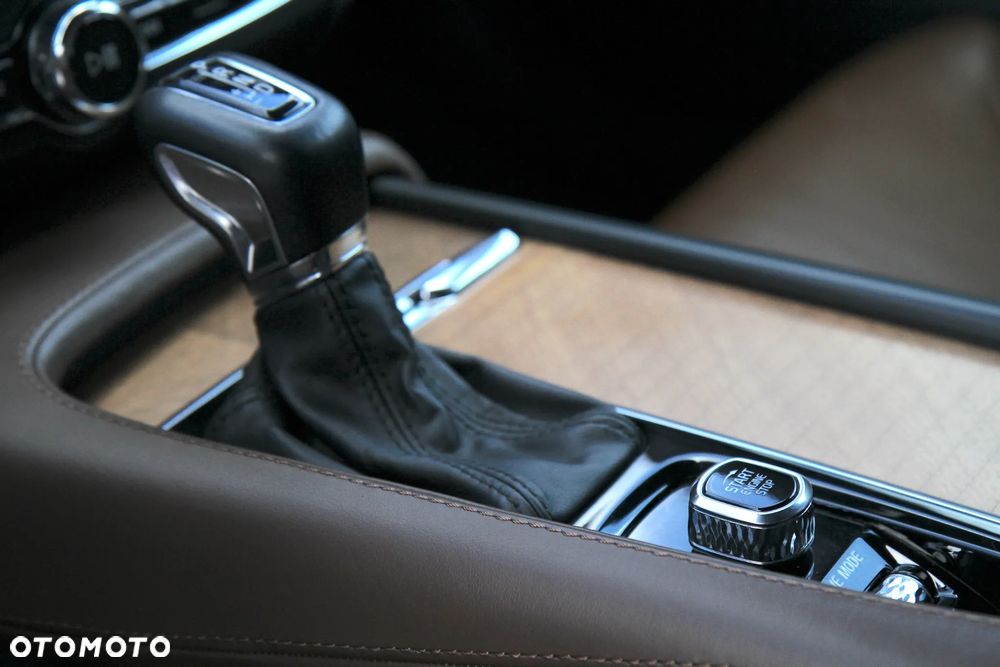 Volvo S90 D4 Inscription - 17