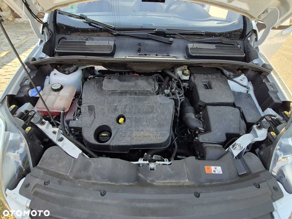 Ford Kuga - 8