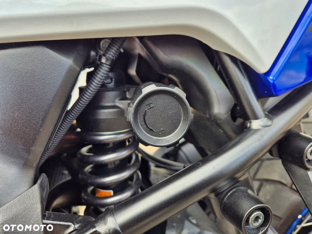 Suzuki V-STROM - 12