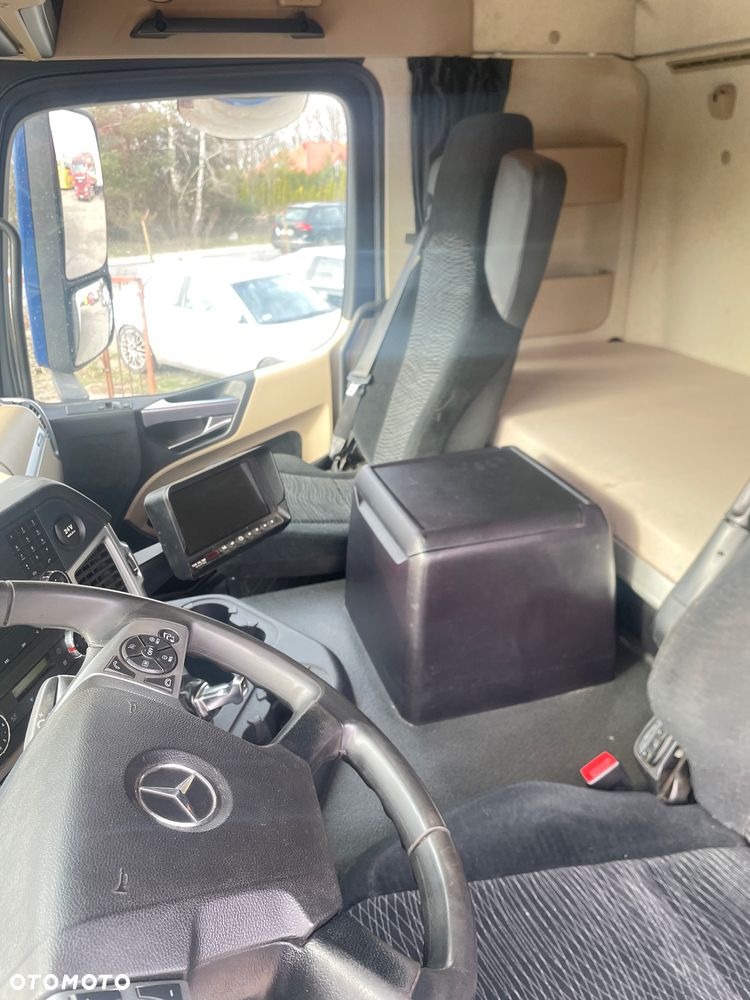 Mercedes-Benz 2533 - 7