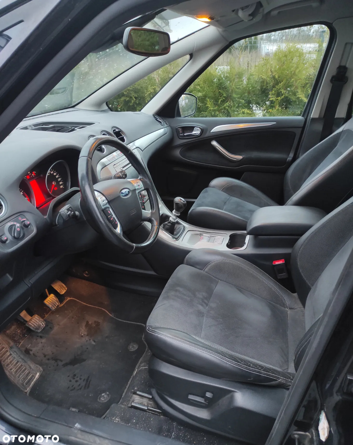 Ford S-Max - 13
