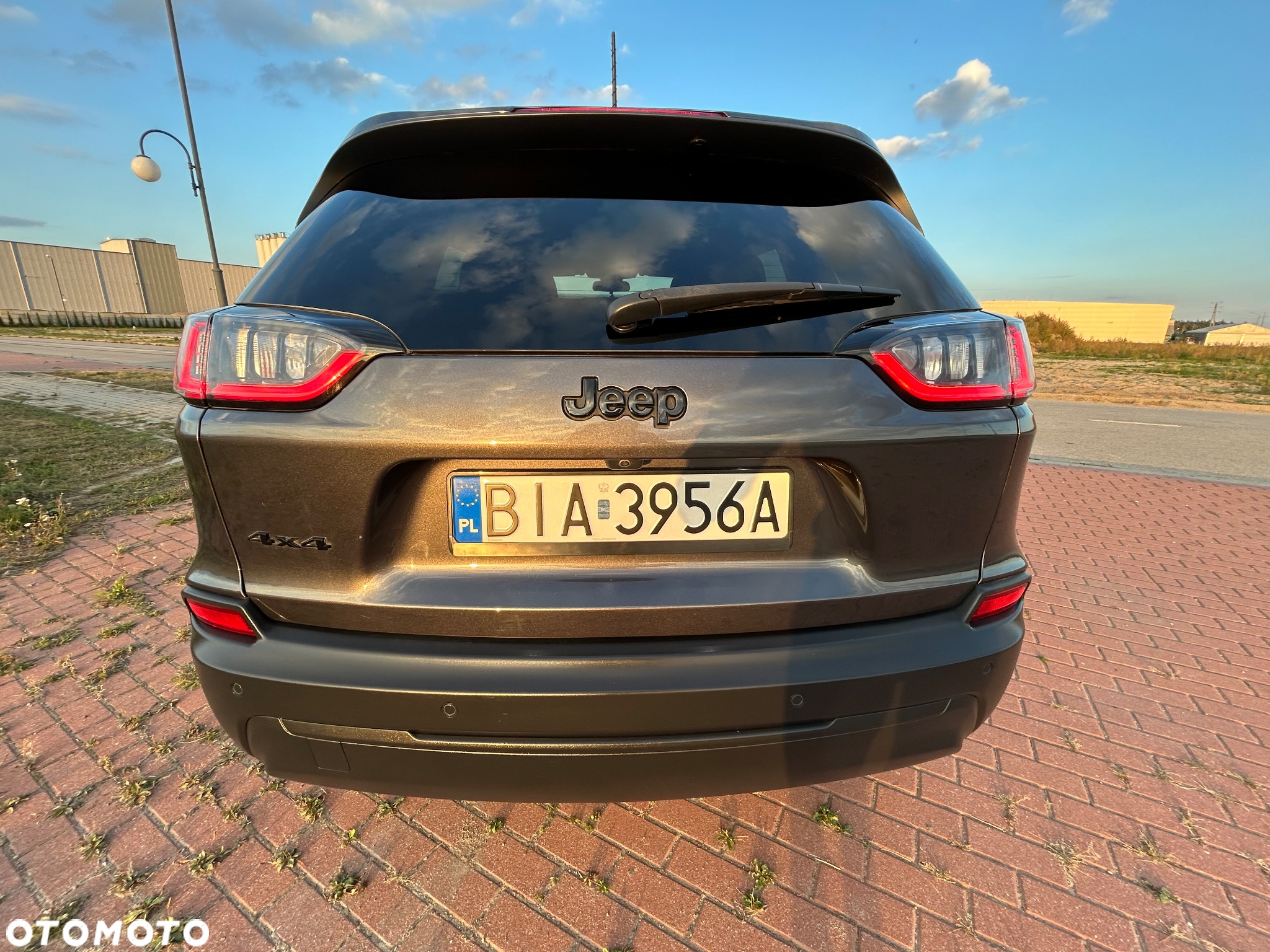 Jeep Cherokee - 6