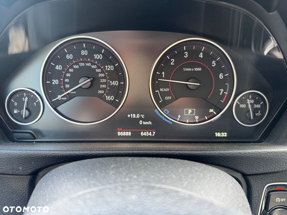 BMW Seria 3 330i xDrive Edition Luxury Line Purity - 30