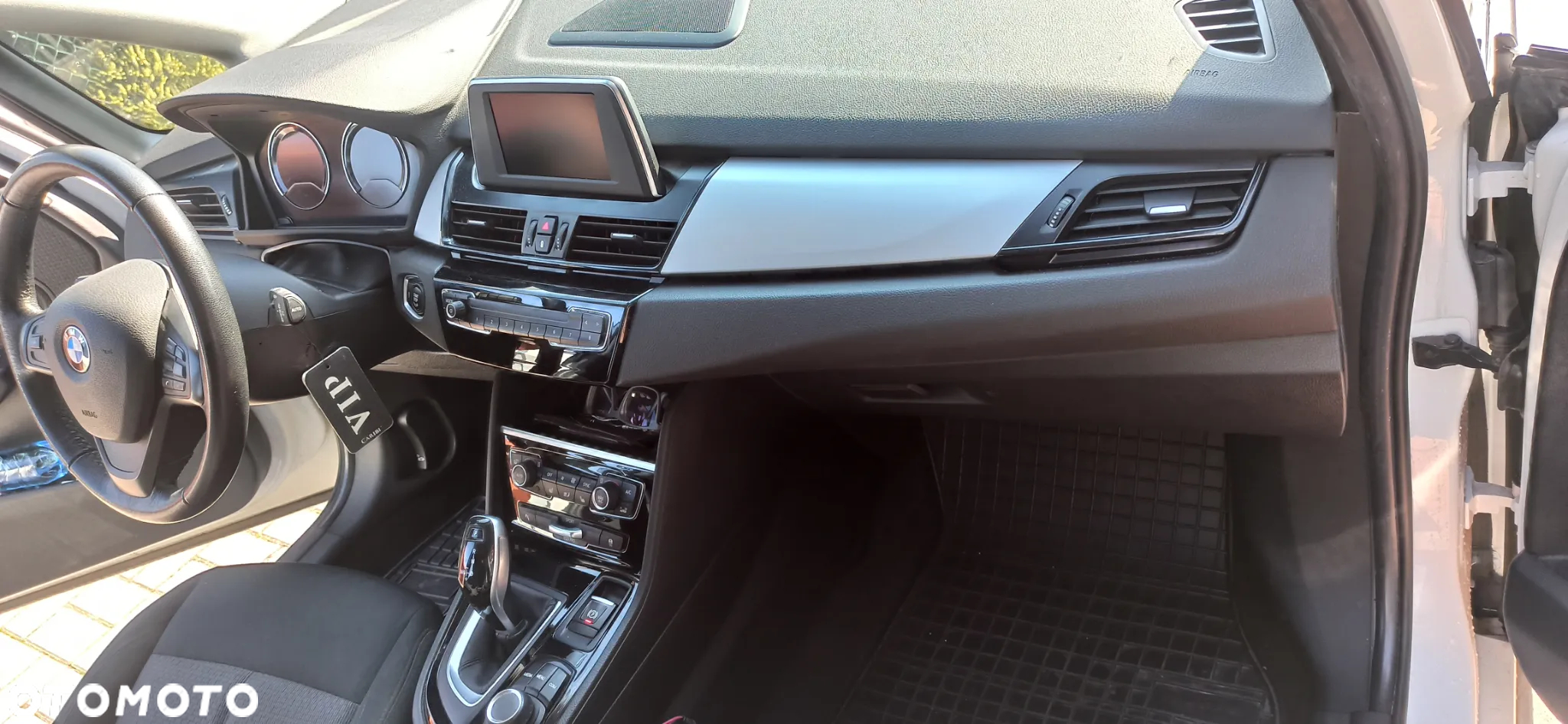 BMW Seria 2 218d - 15