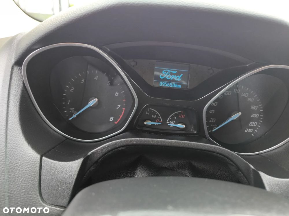 Ford Focus - 32