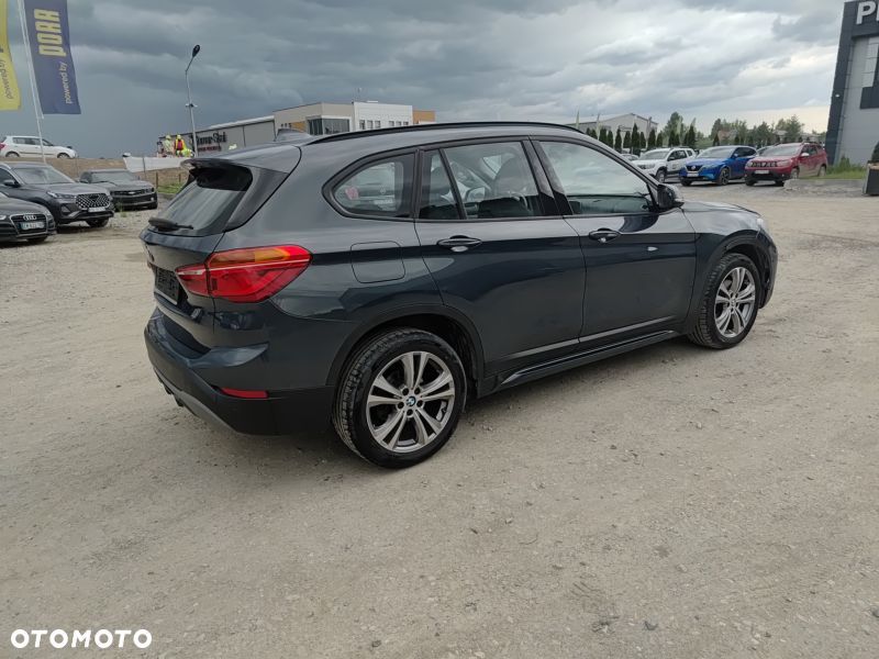 BMW X1 sDrive18i Advantage - 12