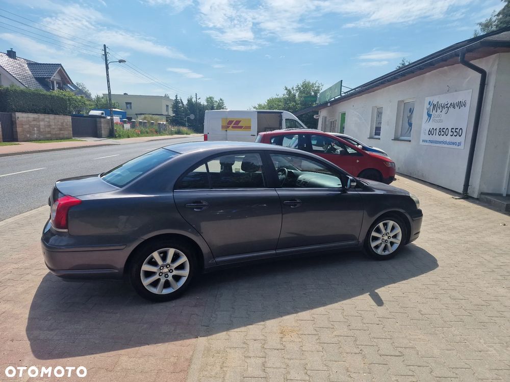 Toyota Avensis 1.8 VVT-i Sol - 12