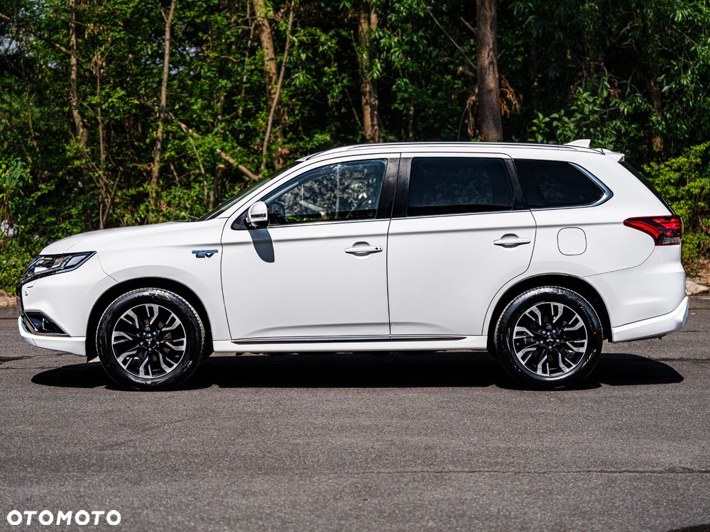 Mitsubishi Outlander 2.0 4WD Plug-In Hybrid Plus - 7